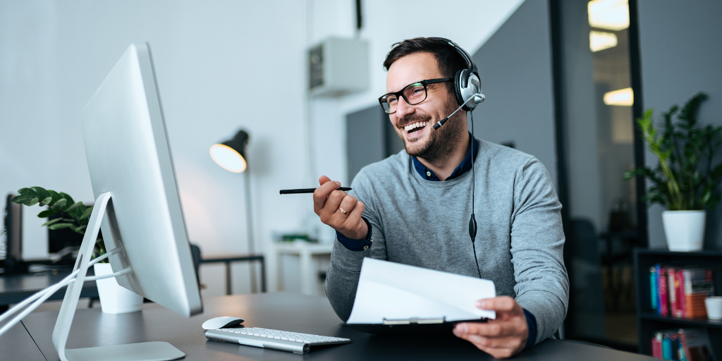 8 Essentials for Elevating Your IT Help Desk into True Service Management