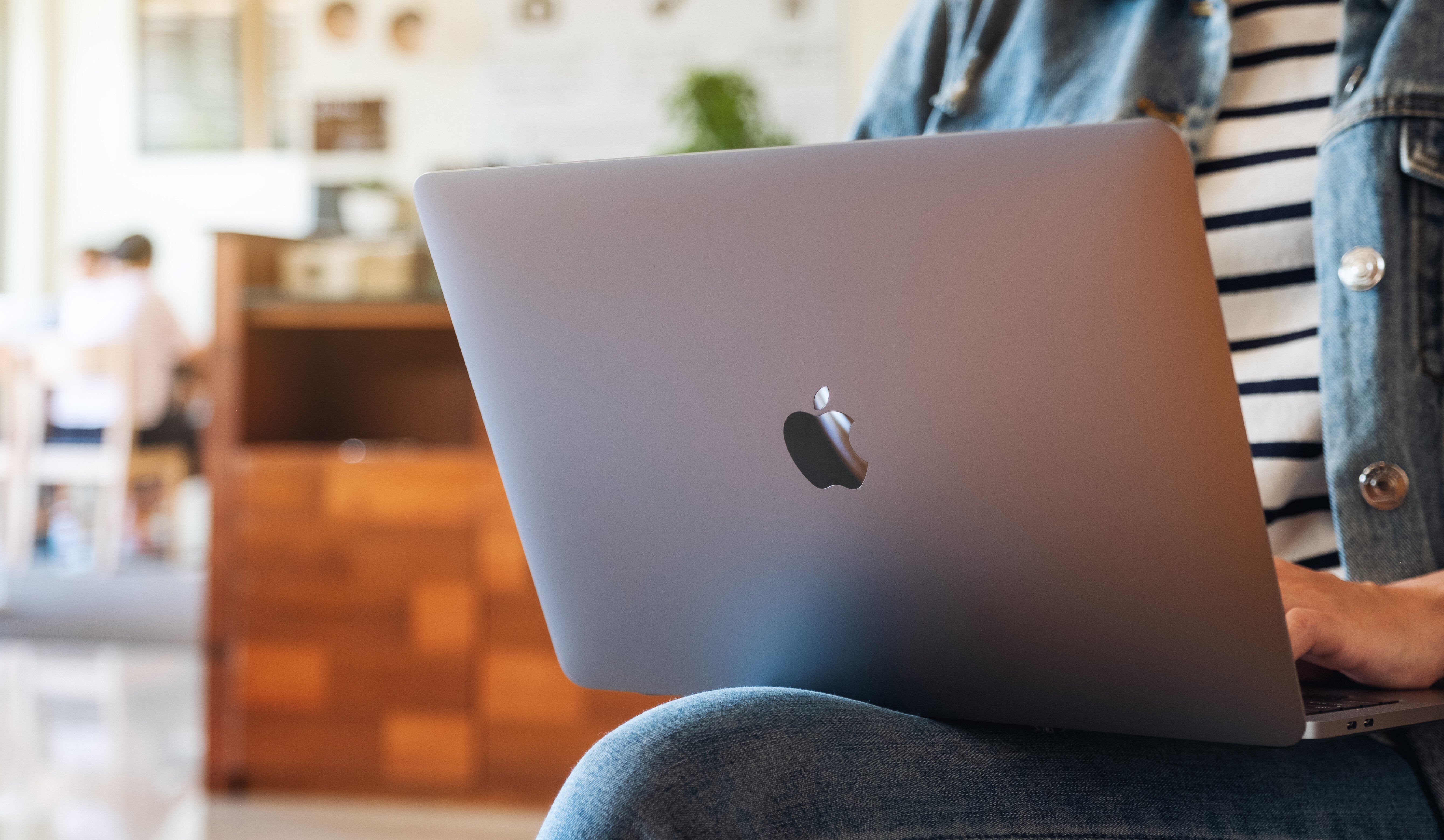 Whitepaper: Myth-Busting Mac in the Enterprise